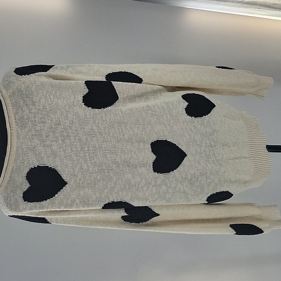 Heart Patterned Sweater - Black and Cream - Picture 15 of 16